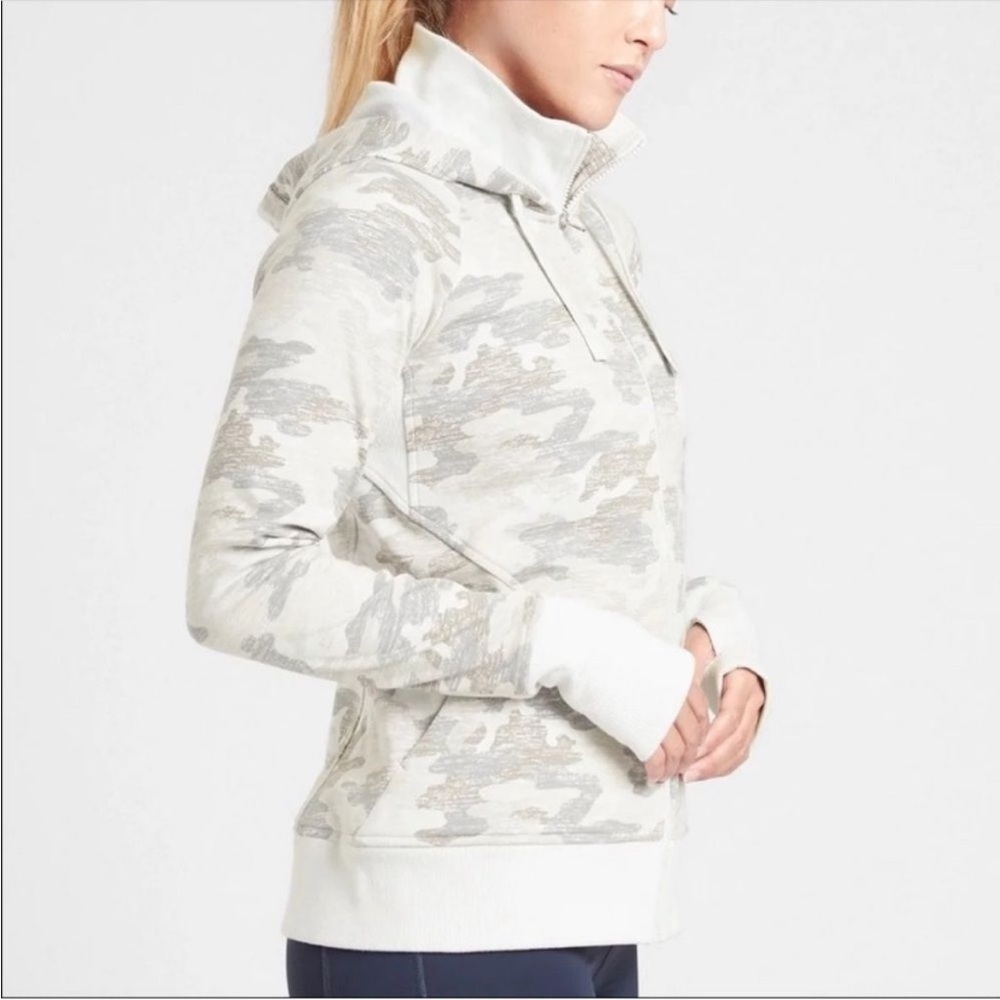 Athleta (Fall 2020) Triumph Grey Camo Zip Up Hoodie Jacket 511504